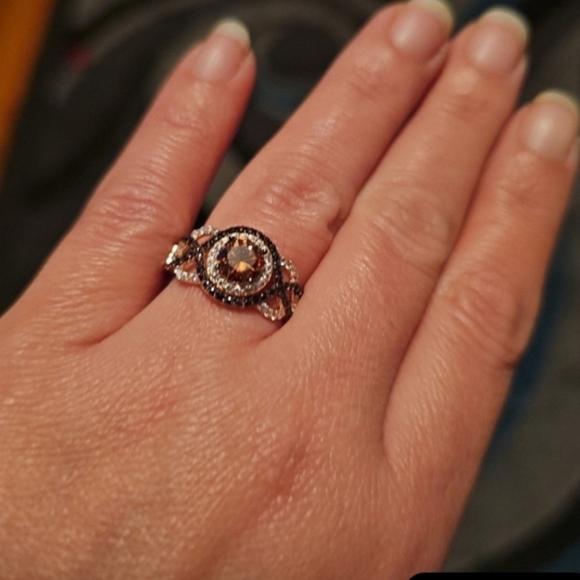 🔹️Suzy Levian🔹️Rose Sterling Silver Brown Cubic Zirconia Crossover Bridal Ring - Picture 10 of 11